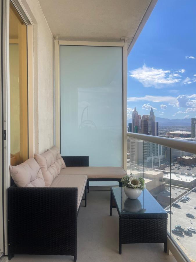 Mgm Signature Deluxe Balcony Strip View Apartahotel