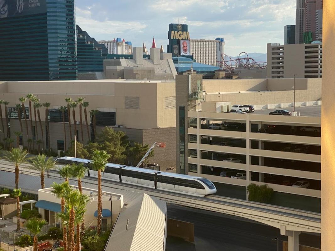 Mgm Signature Large Corner Balcony #4f7 Las Vegas