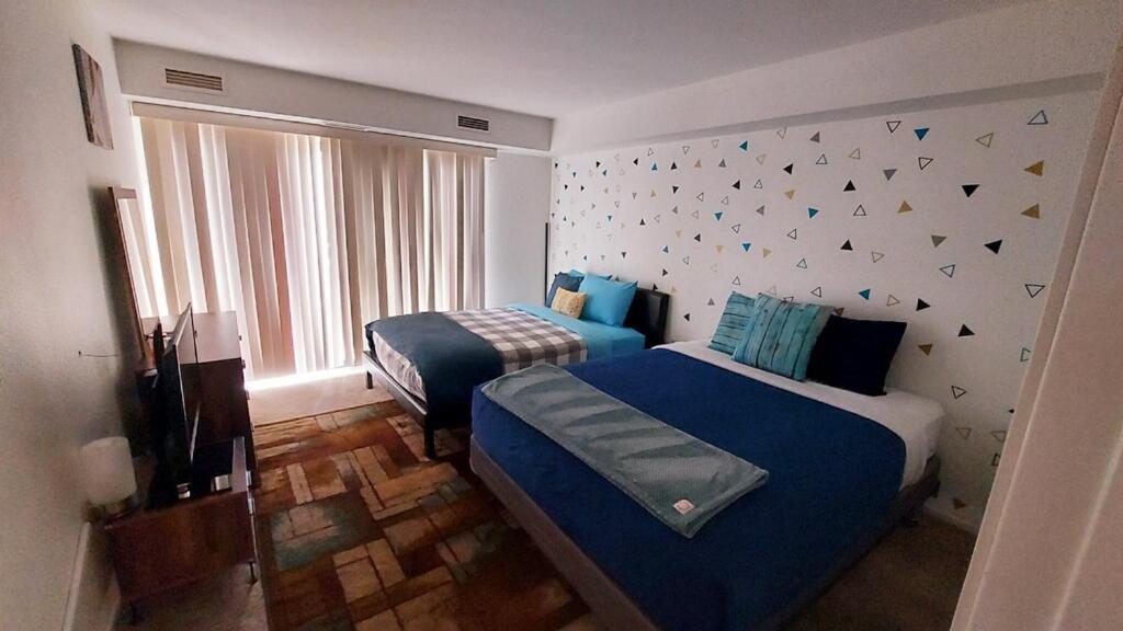 Minutes From Strip Apartamento