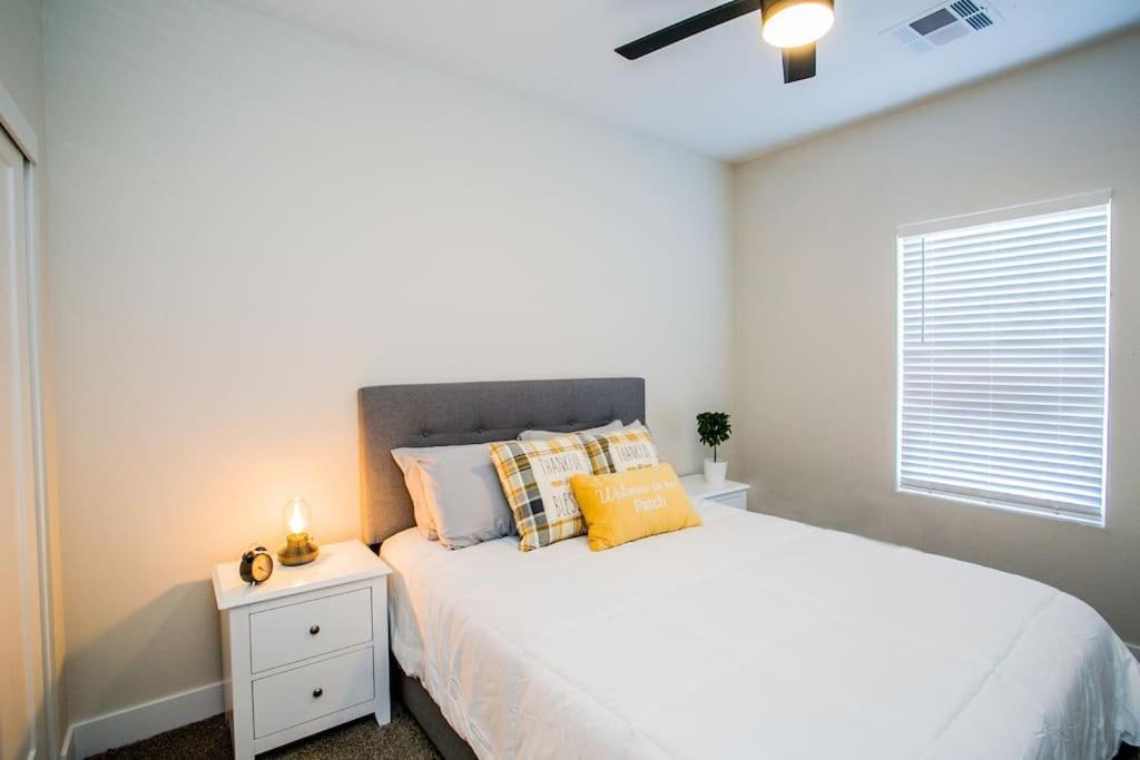 New 2022 Home, 10min From Strip, Modern