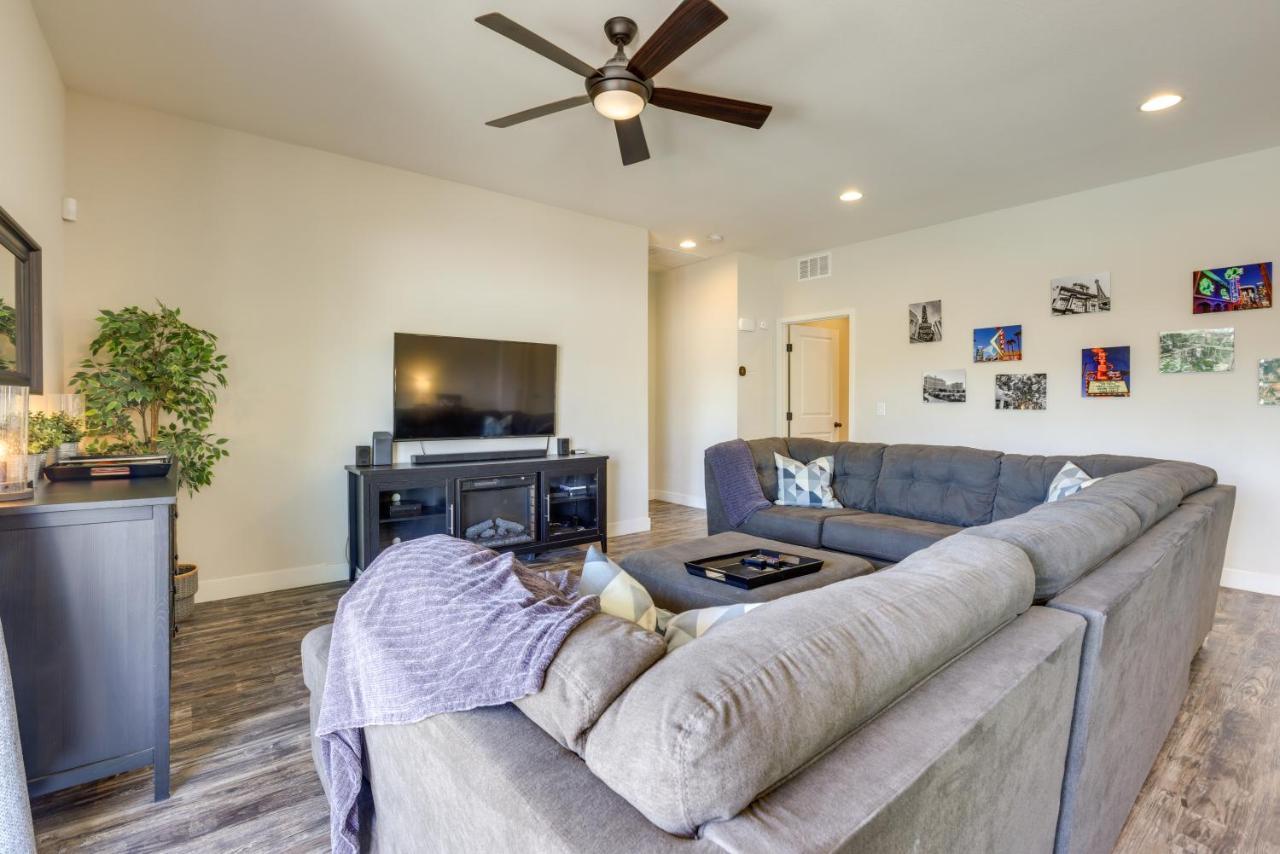 Updated Vegas House Patio And Solar Heated Pool Сasa de vacaciones