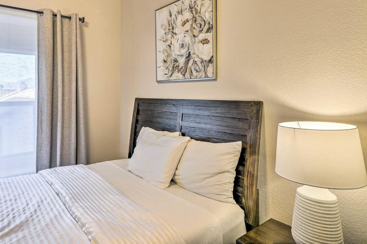 Holiday home Contemporary Vegas Townhome With Community Pool Las Vegas