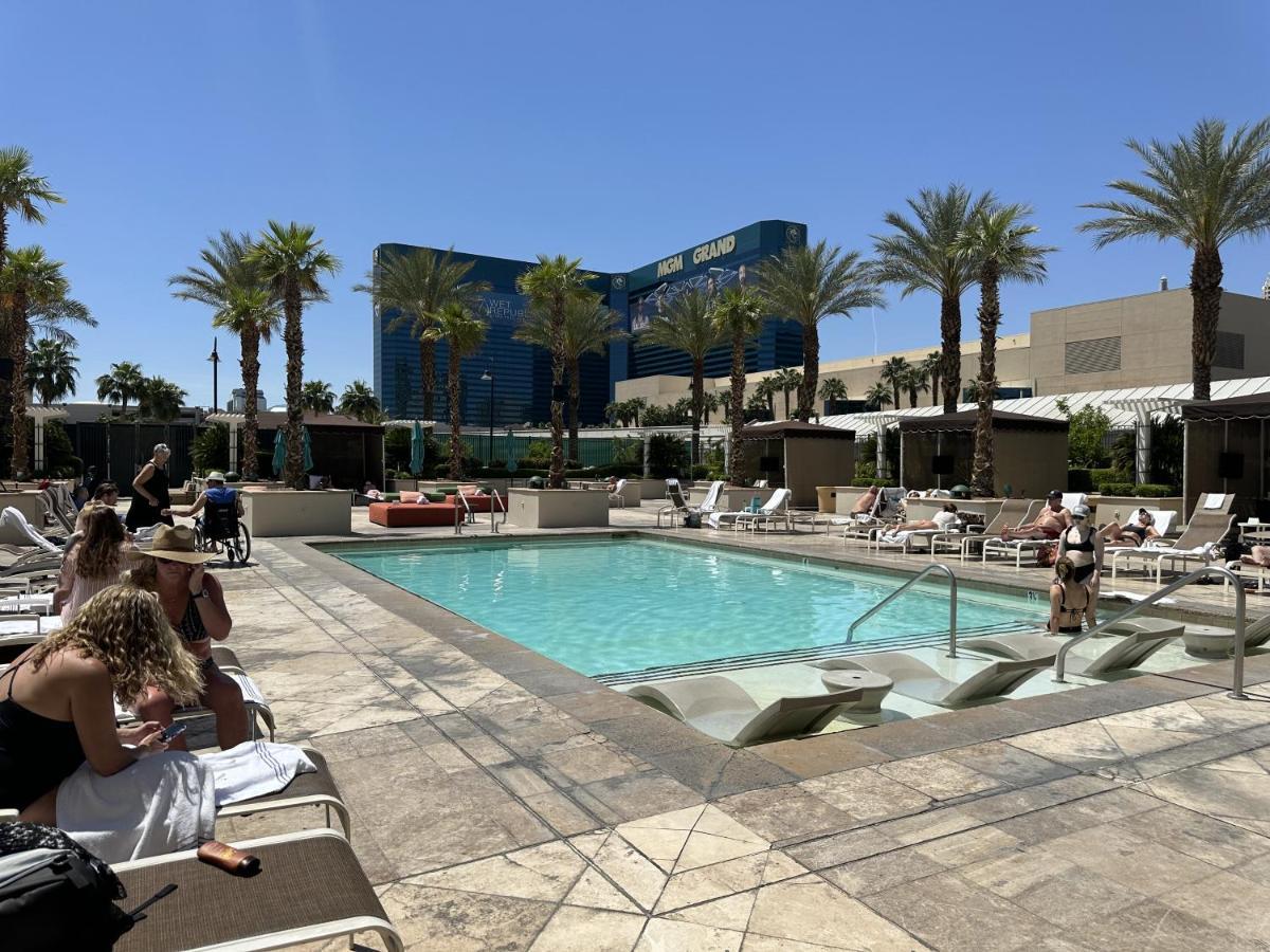 Apartahotel Mgm Signature Deluxe Balcony Strip View Las Vegas