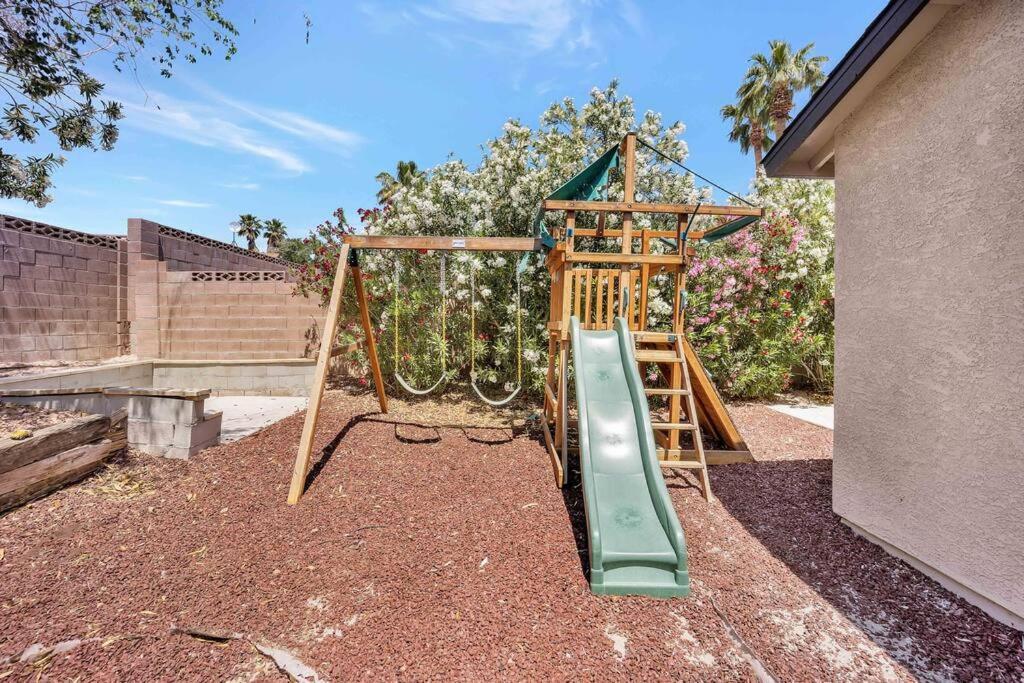 Centrally Located Spacious Vacation Hom 13 M Strip *