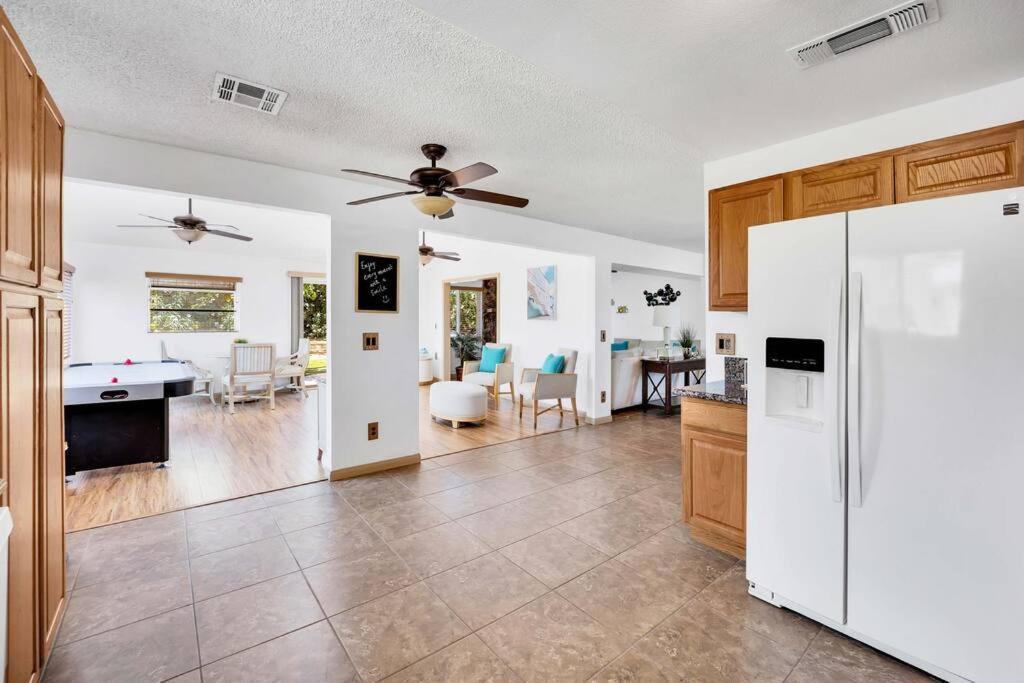 Centrally Located Spacious Vacation Hom 13 M Strip Сasa de vacaciones