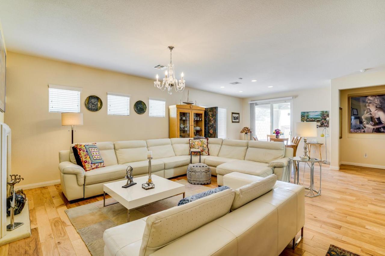 Dog-friendly Vegas With Private Yard Сasa de vacaciones