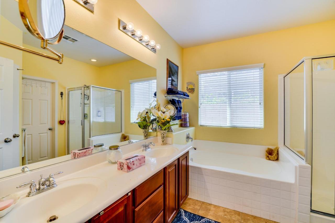Сasa de vacaciones Dog-friendly Vegas With Private Yard *