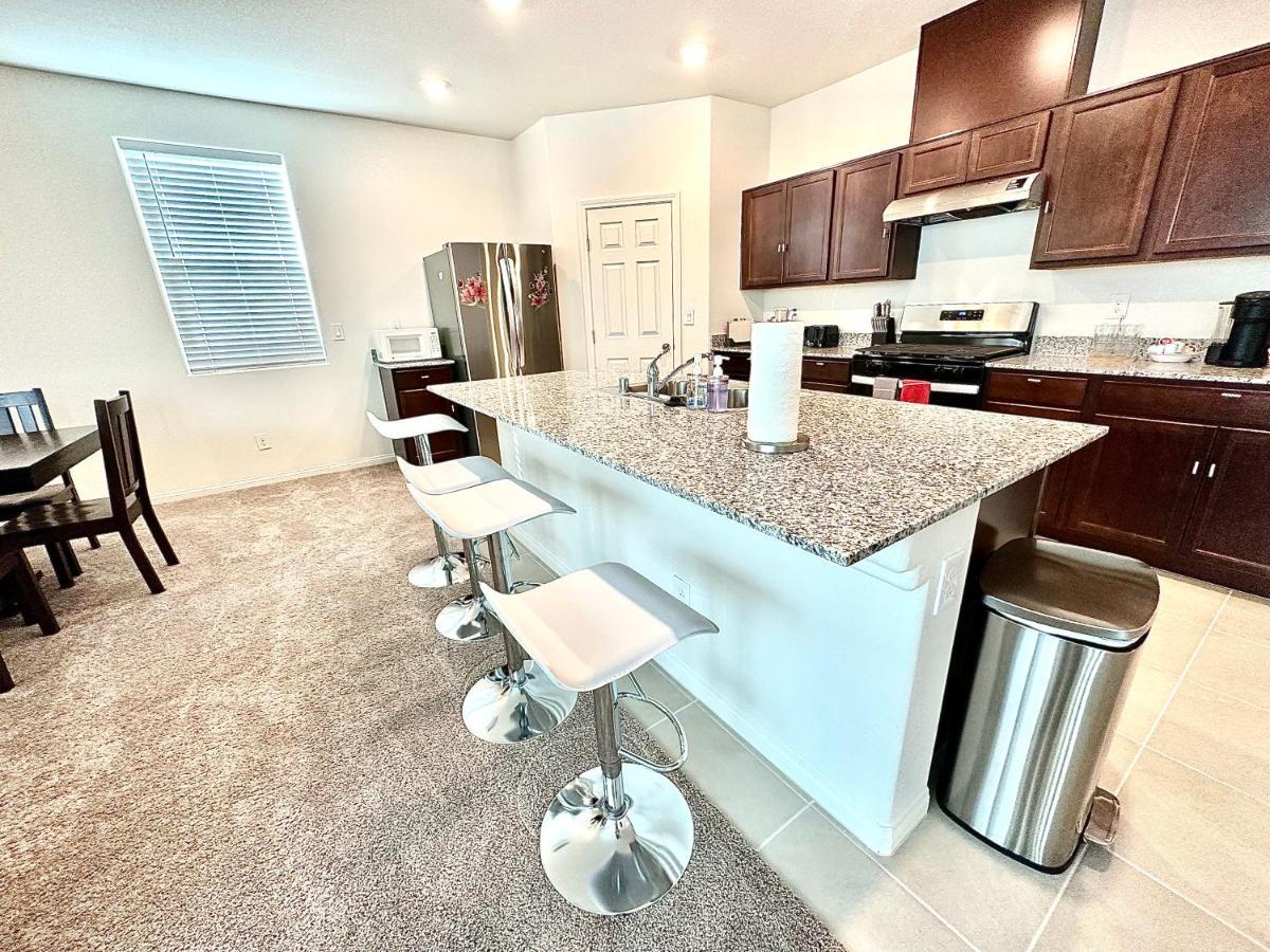 Сasa de vacaciones Spacious House, 5 Bedrooms, Sleeps 12, Near Vegas Strip And Airport Las Vegas