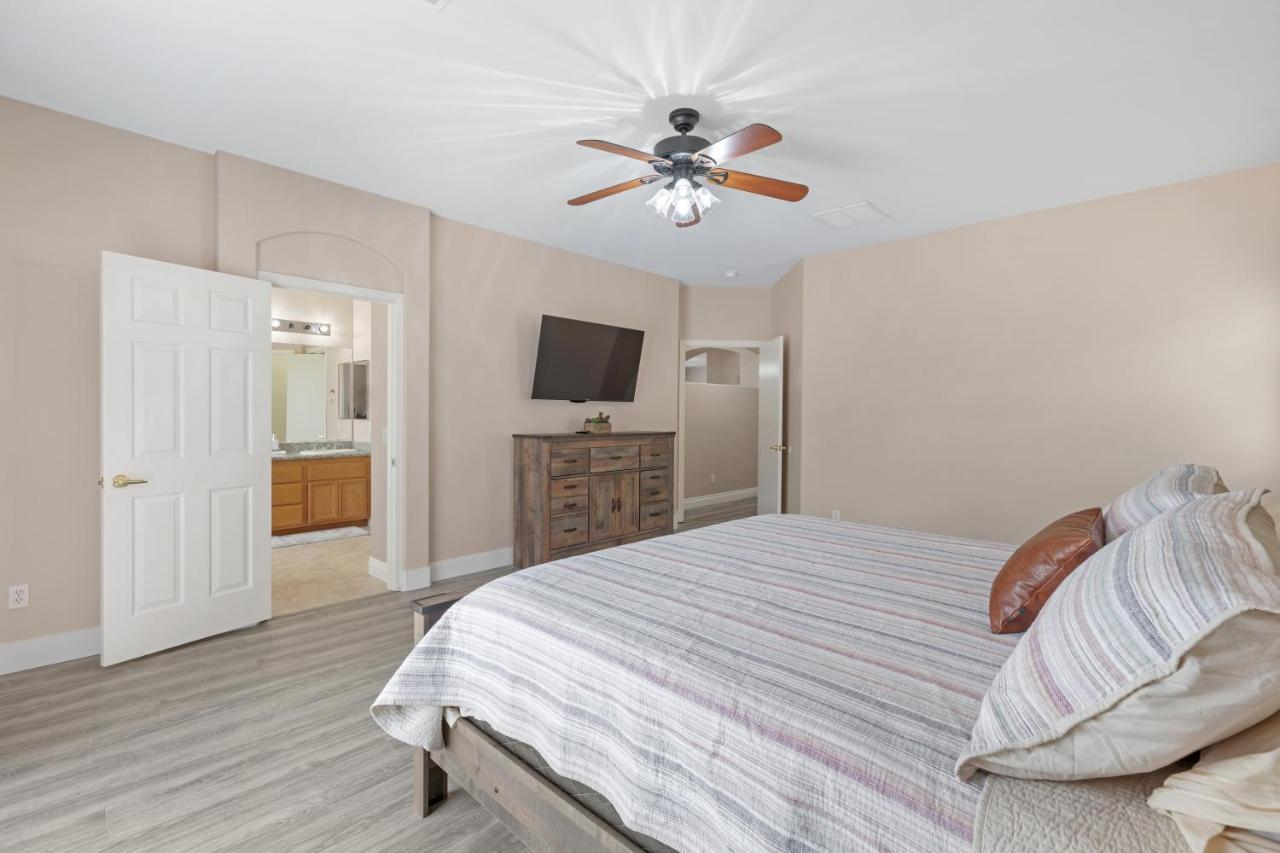 Beautiful Spacious Single Story Vegas Сasa de vacaciones *