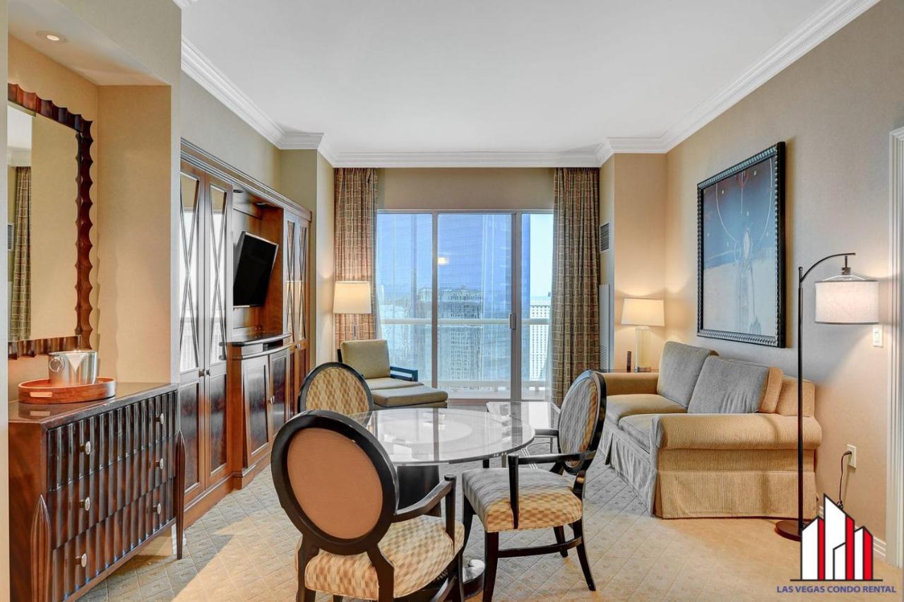 Сasa de vacaciones Mgm Signature-34-821 1br2ba F1 Strip View Balcony