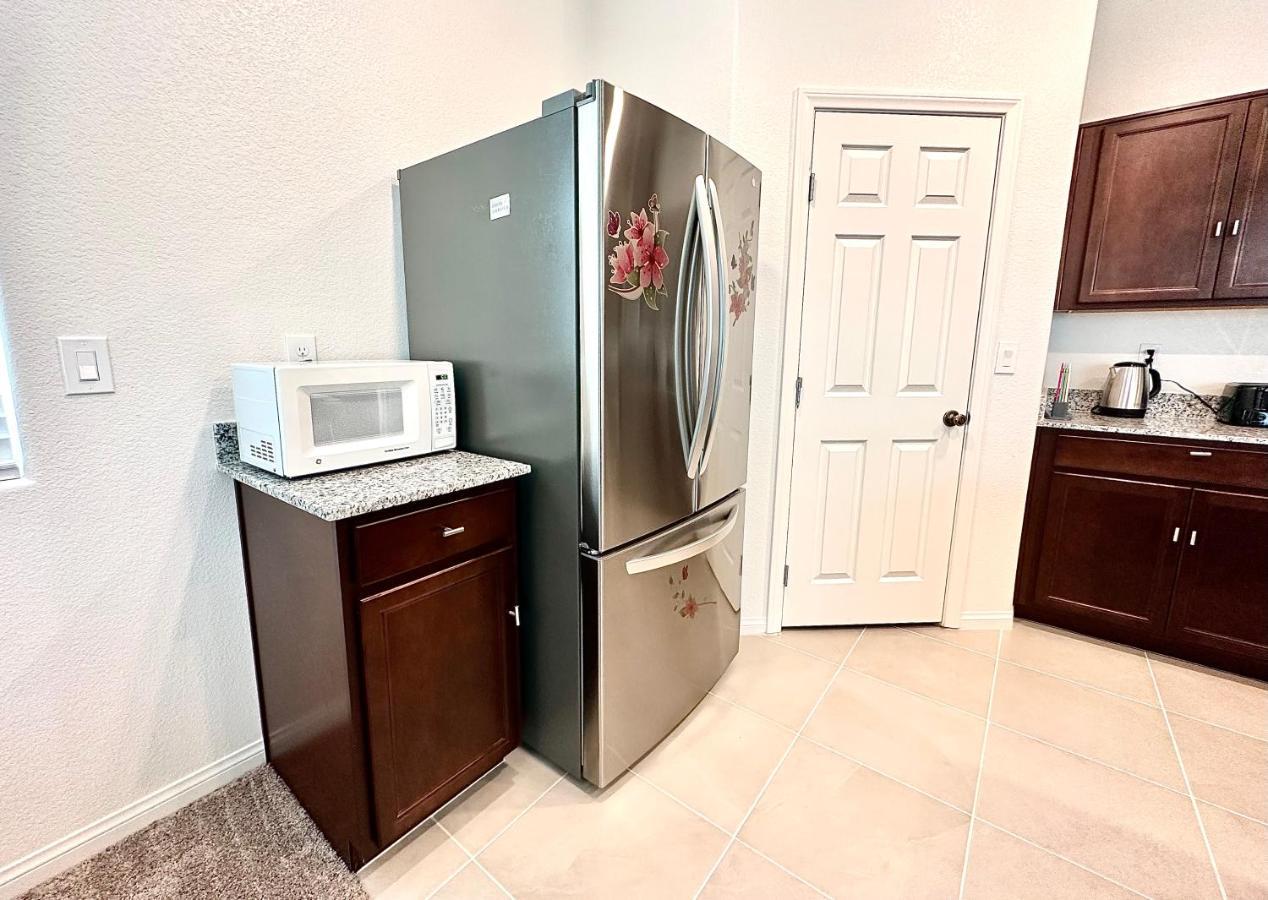 Spacious House, 5 Bedrooms, Sleeps 12, Near Vegas Strip And Airport Las Vegas