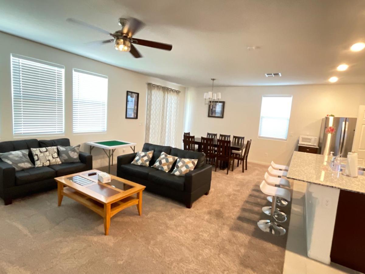 Spacious House, 5 Bedrooms, Sleeps 12, Near Vegas Strip And Airport Сasa de vacaciones *