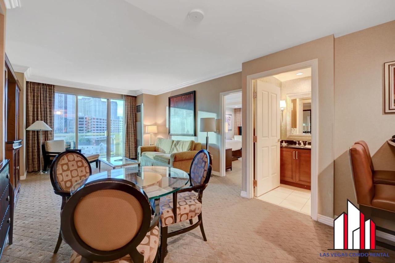 Mgm Signature-03-821 1br2ba F1 Strip View Balcony