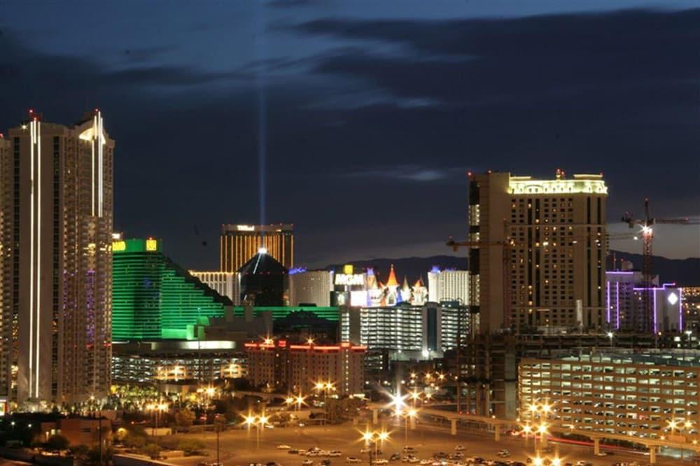 Hotel Platinum Y