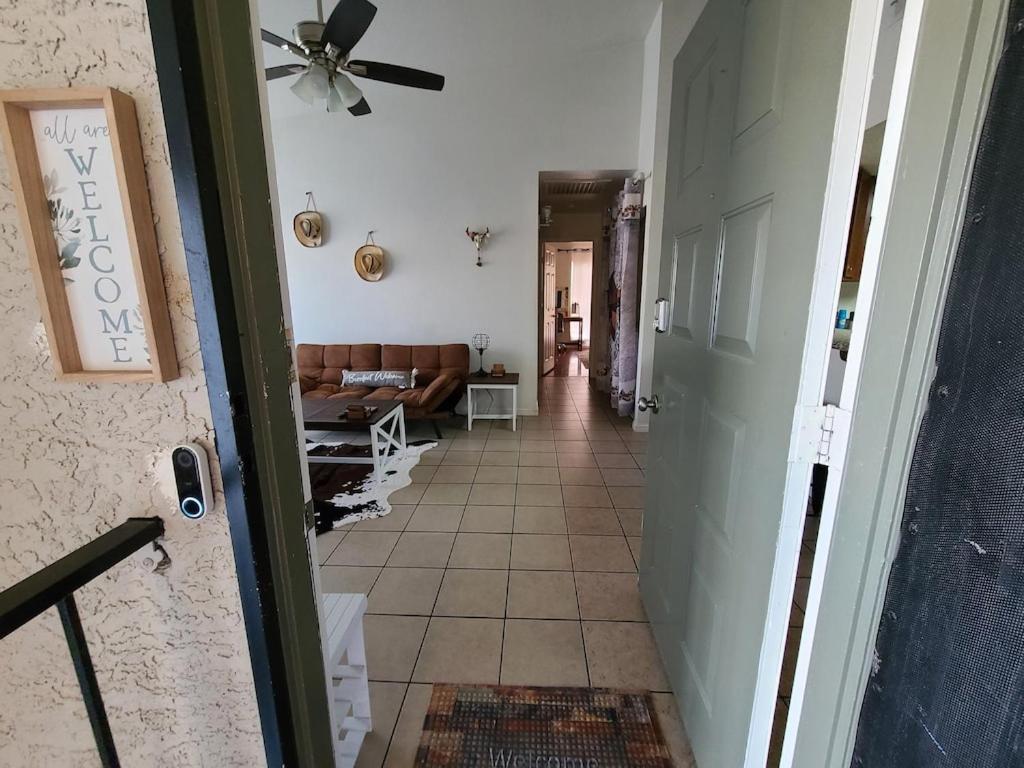 Apartment 2bed 1 Bath Near Nellis Afb & The Strip