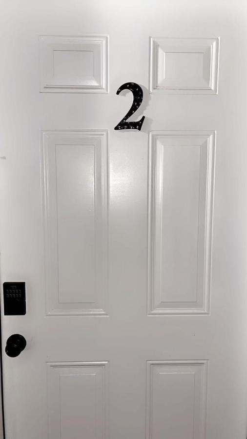 Cozy Studio…5 Min Away From Airport. “ Apartamento *