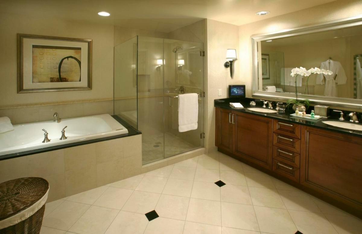 Apartahotel Mgm Signature Ph 30th Floor Deluxe Strip Facing With Balcony Las Vegas