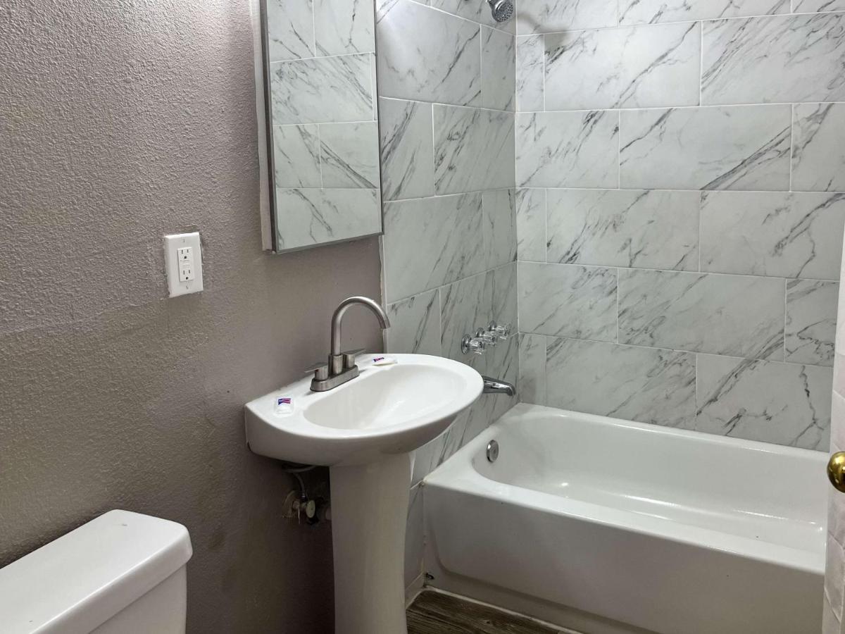 Hotel 6 Vegas Nv Downtown Fremont St 2*