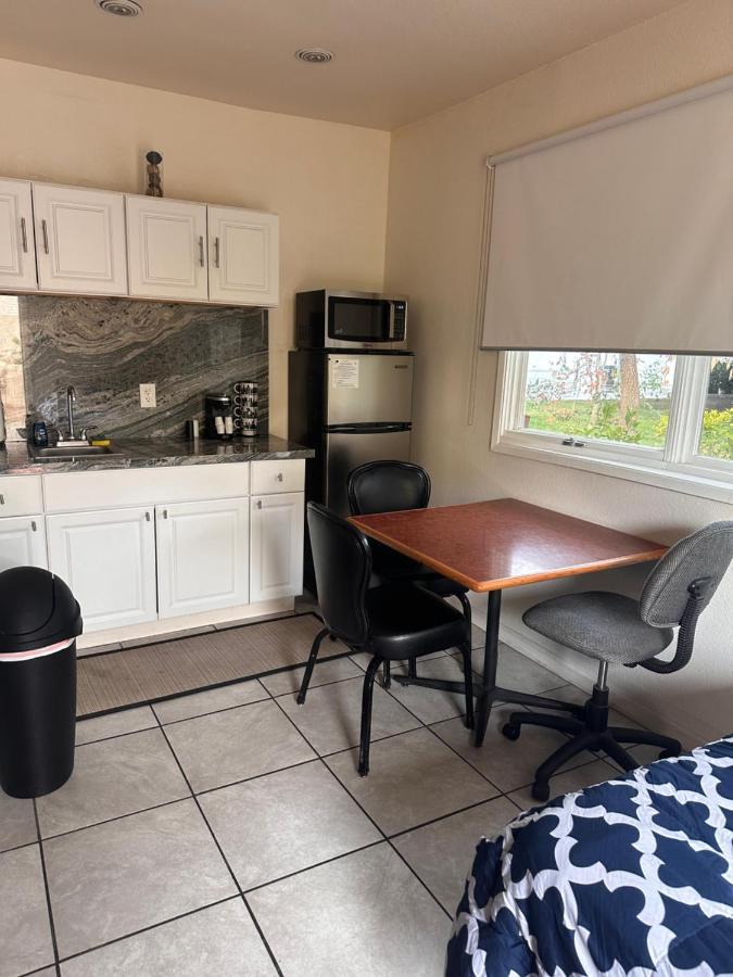 1 Small Secure Studio Apartamento *