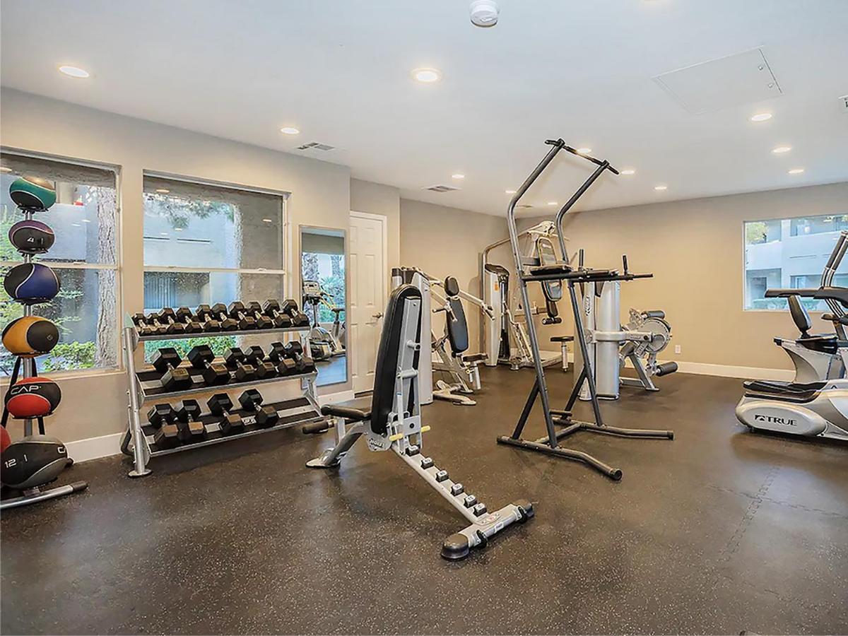 Apartamento Upgraded & Stylish, Pool, Hot Tub, Walk To Strip! *