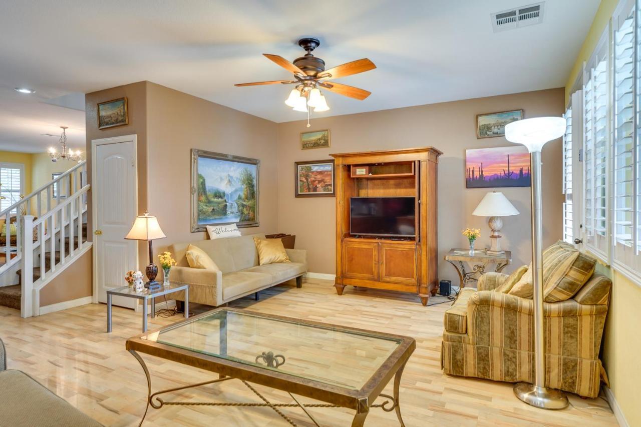 Сasa de vacaciones Serene Vegas With Heated Pool Near Strip! *
