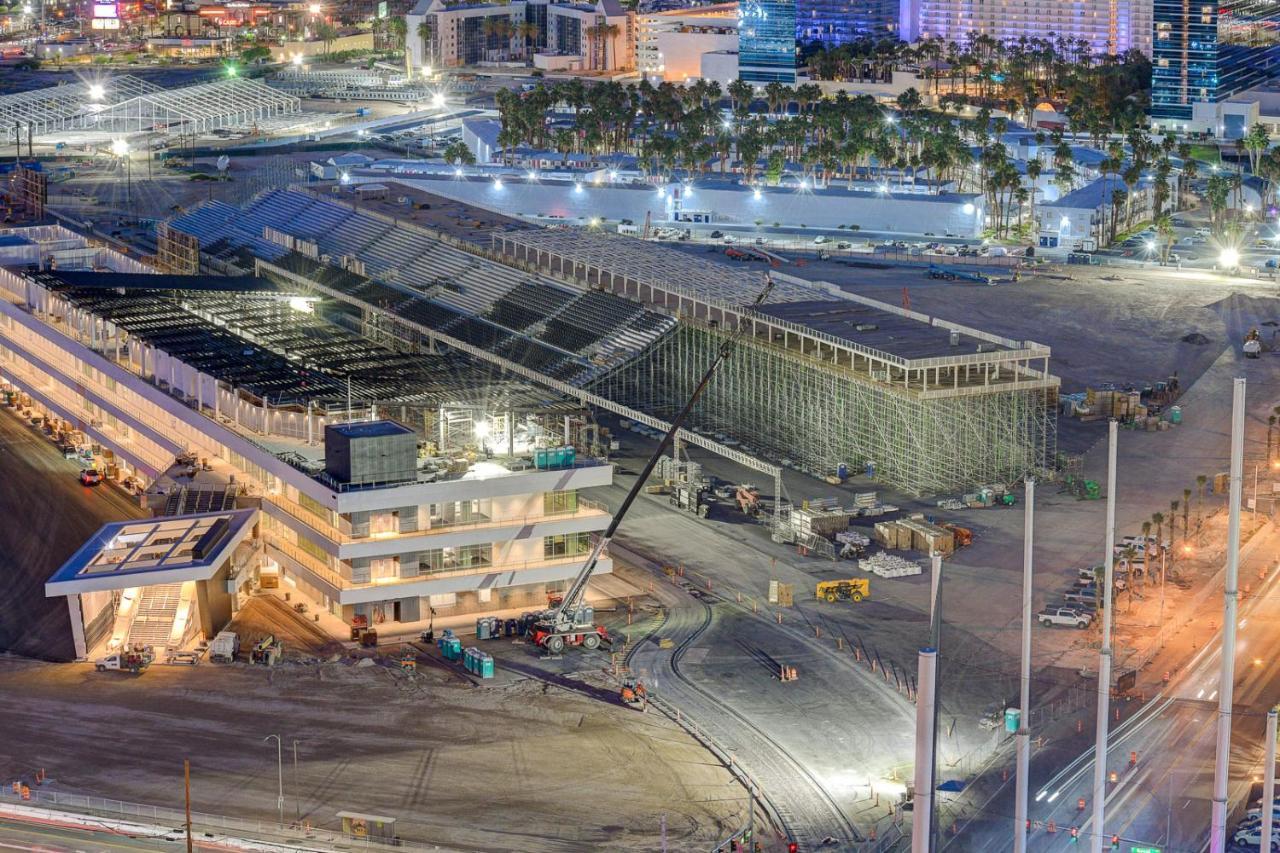 29th Ph Mgm Signature With A Massive Balcony Apartahotel
