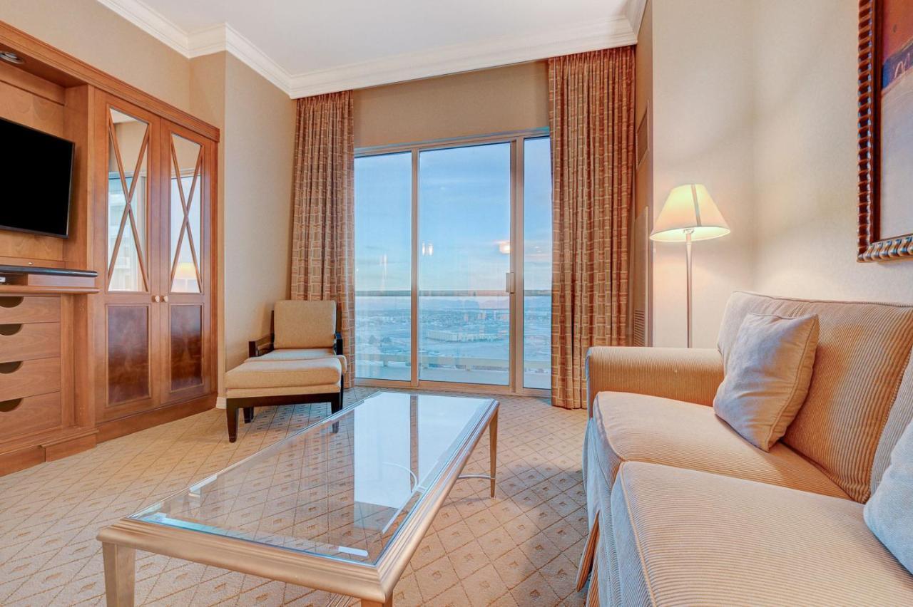 29th Ph Mgm Signature With A Massive Balcony Apartahotel