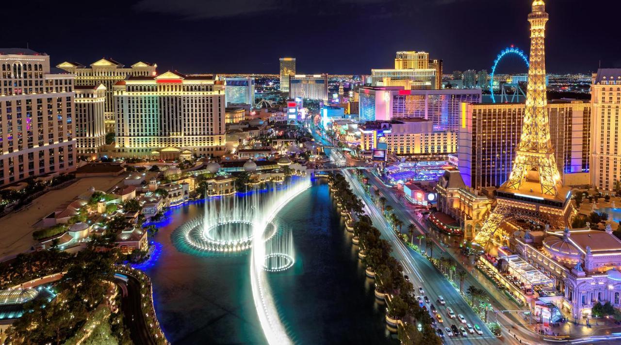 Lucky Gem Penthouse & Luxury At Signature Resort, Balcony Strip View 3505