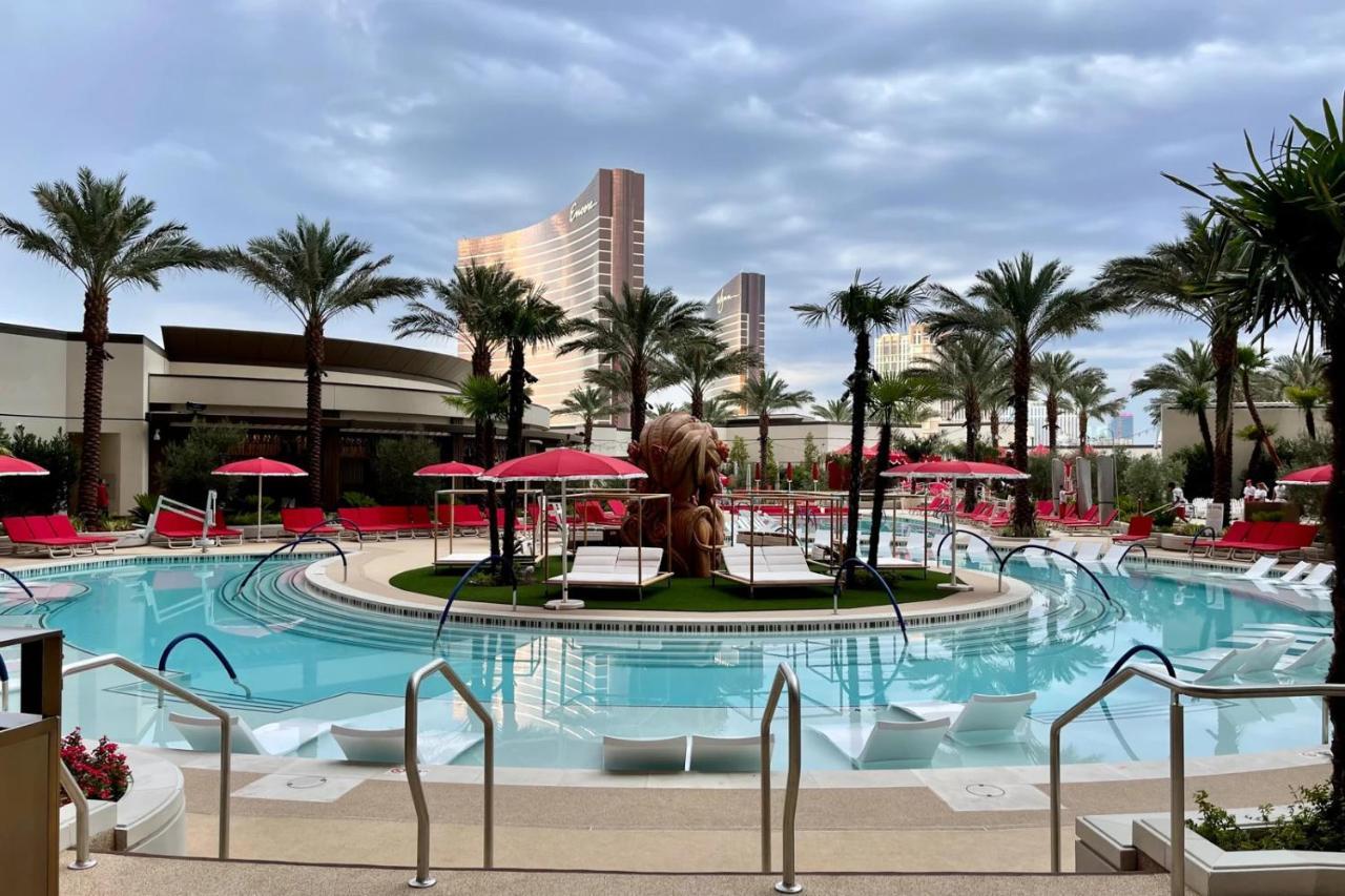 Elegant At World Strip Apartahotel