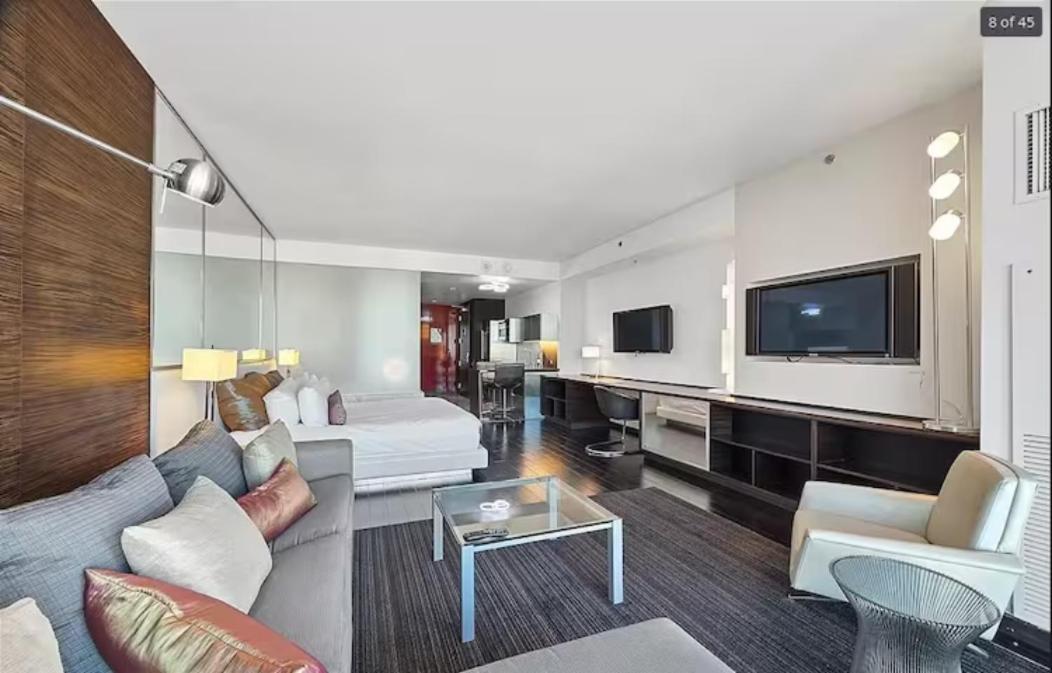 Luxury With Private Strip View Balcony Las Vegas