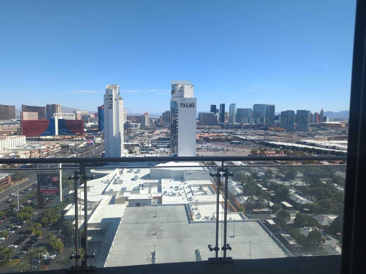 Luxury With Private Strip View Balcony Aparthotel *