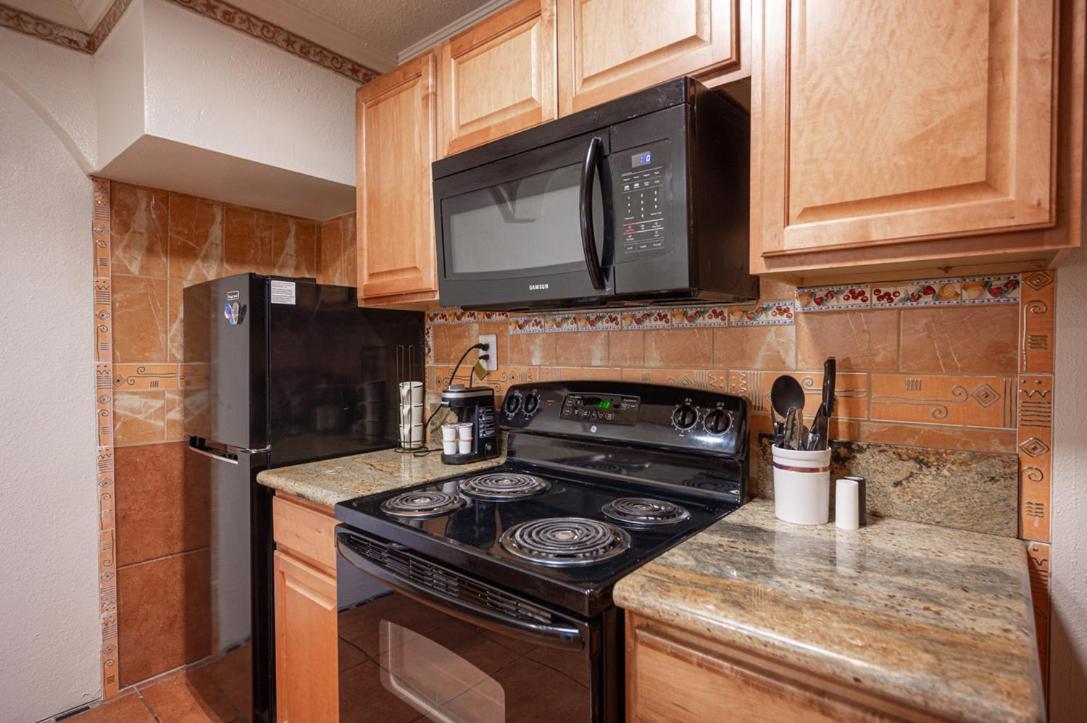 16 Large Studio With Kitchenette