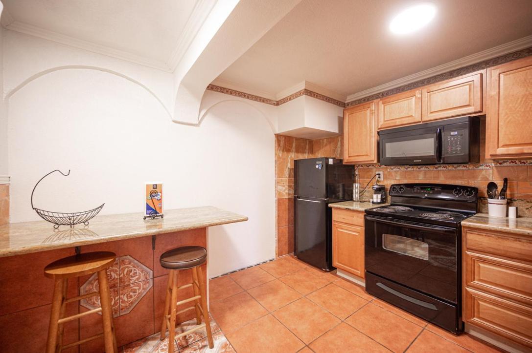 16 Large Studio With Kitchenette *