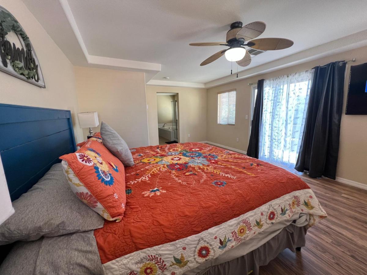 Viv's Peaceful Oasis 4 Bedroom In Summerlin Close To Redrock Holiday home *