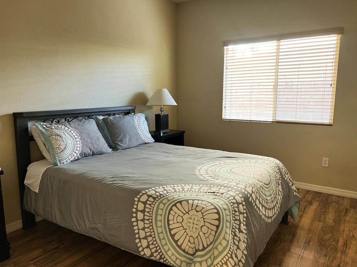 Viv's Peaceful Oasis 4 Bedroom In Summerlin Close To Redrock Las Vegas