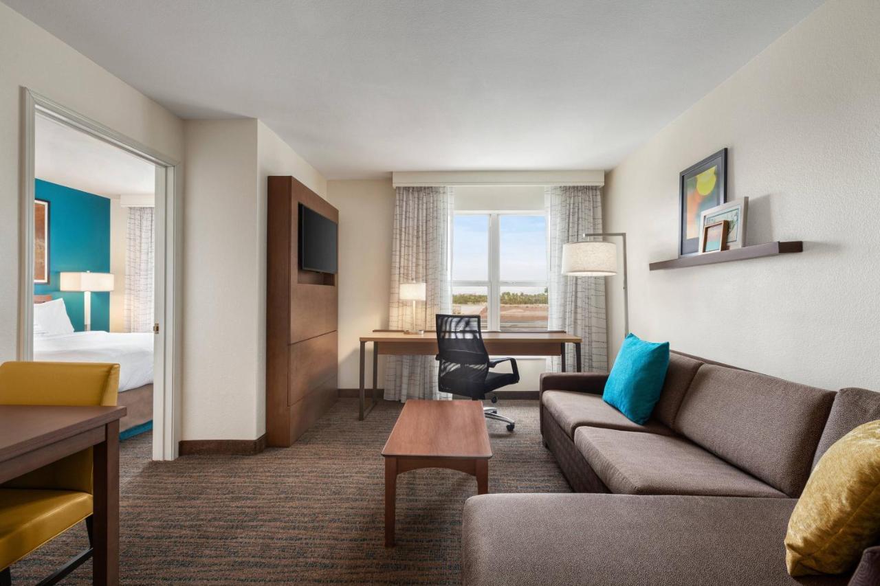 By Marriott Vegas Stadium Area 3*