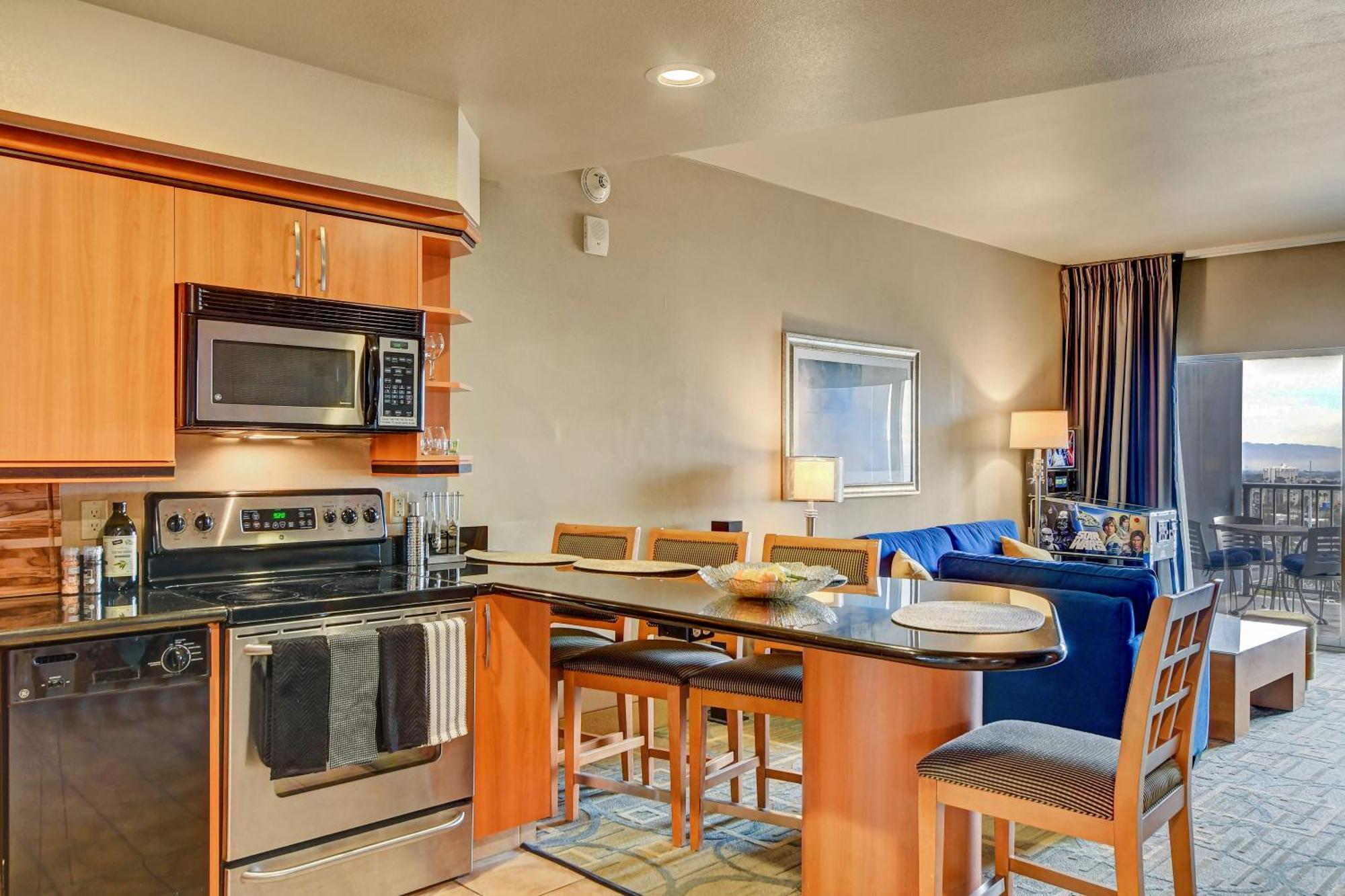 Diligence At The Platinum - No Fees And Free Parking Apartahotel *