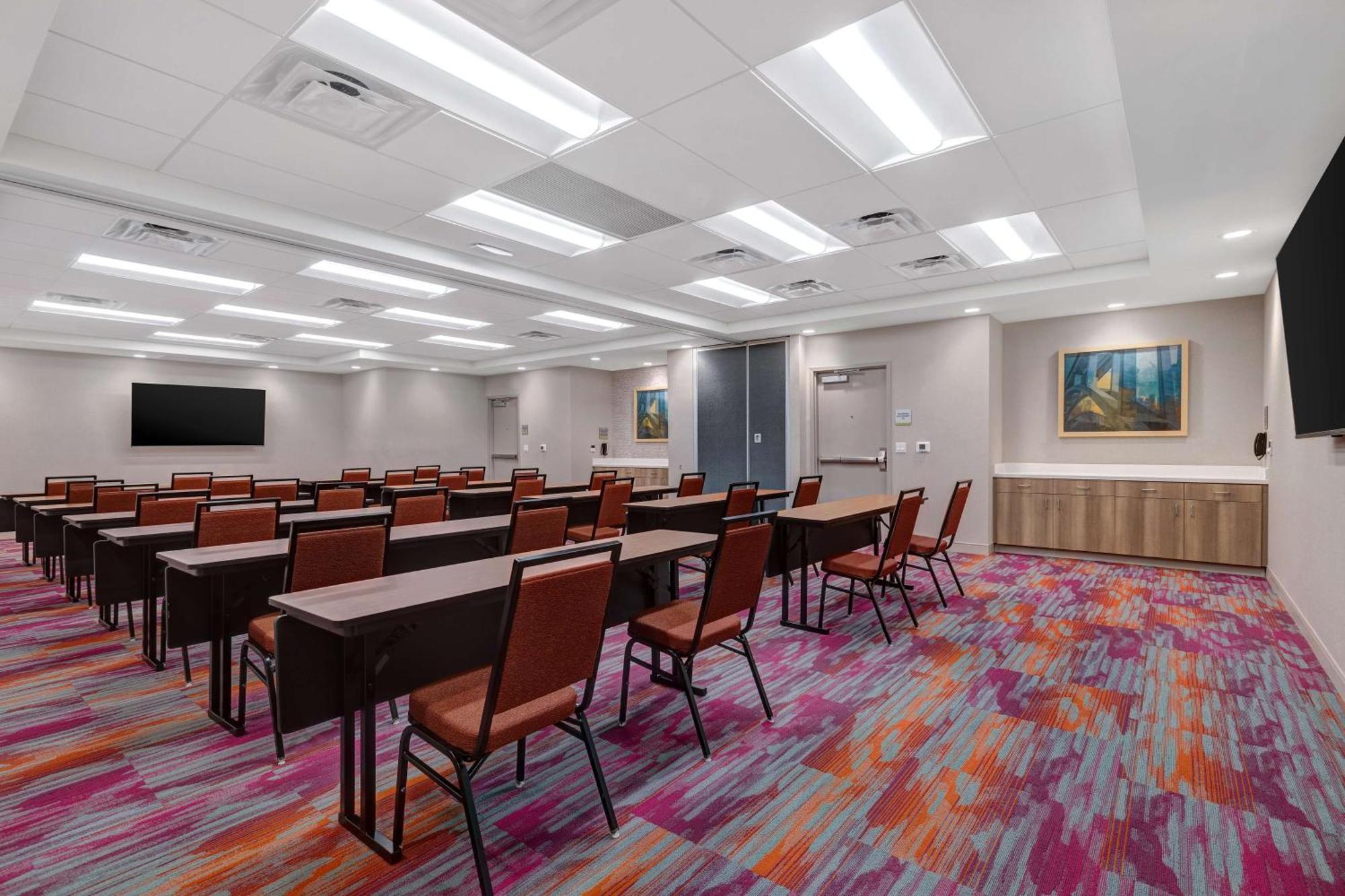 Home2 By Hilton Vegas Southwest I-215 Curve Hotel 3*
