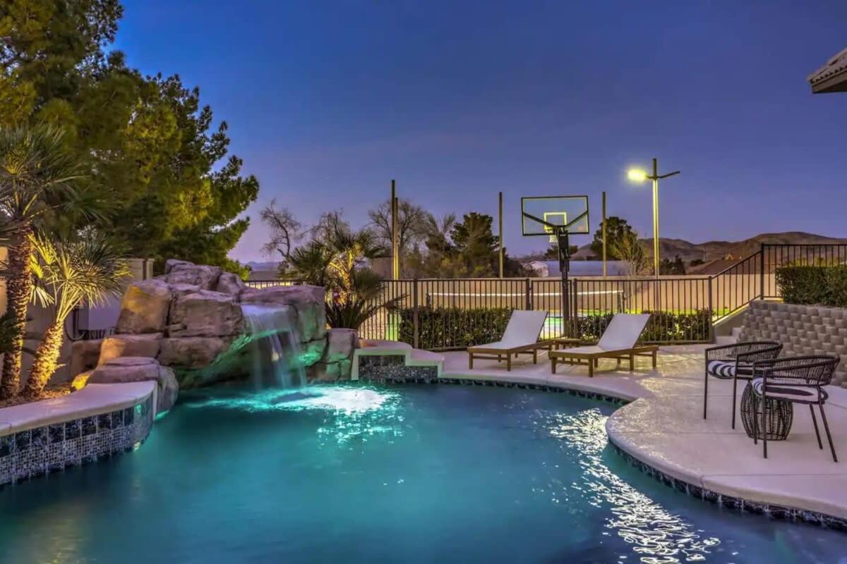 Luxurious 7br Mansion W Pool, Gym, & Casita Las Vegas