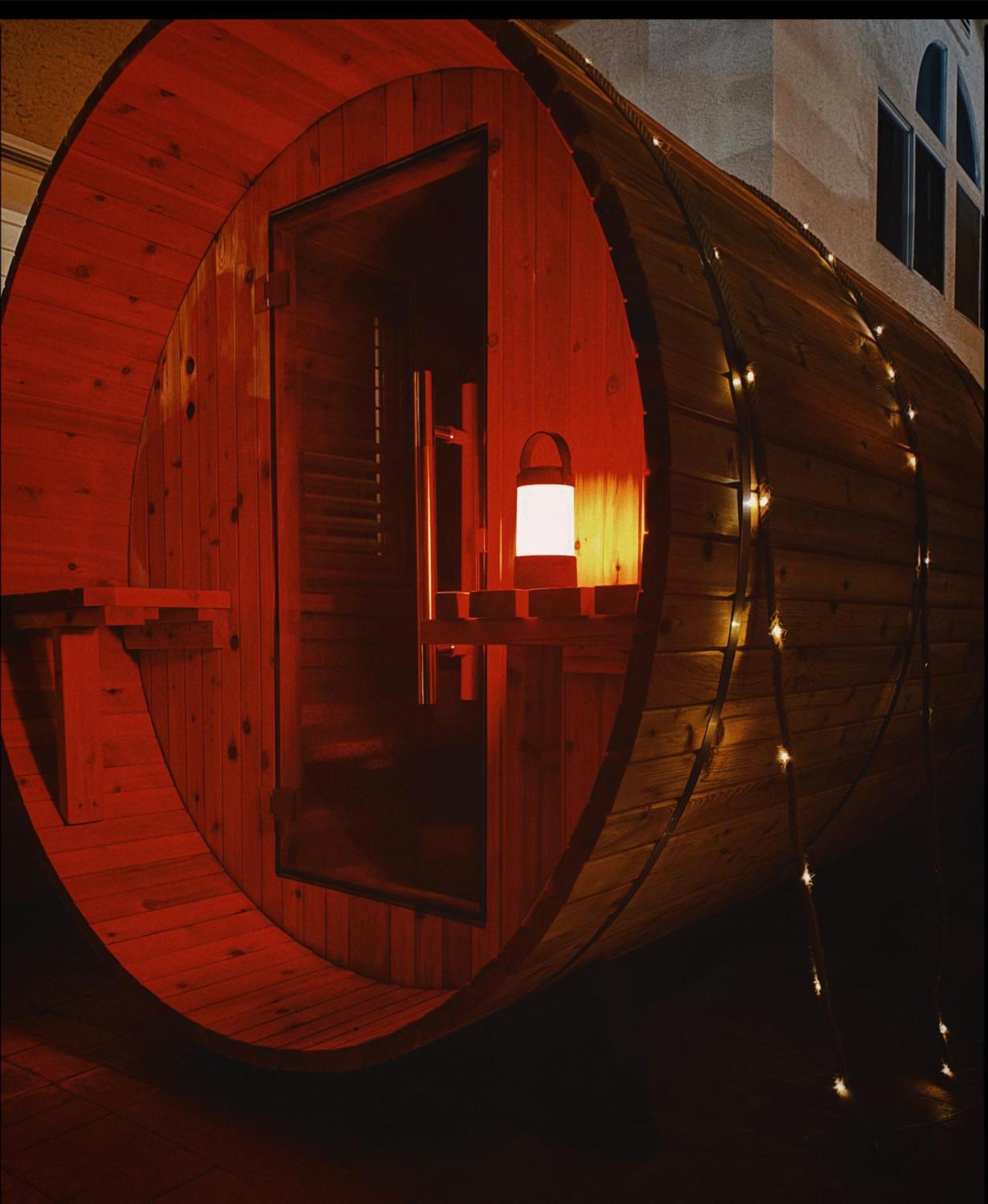 Fragrant Finnish Sauna & Cozy Pool With French 3br *