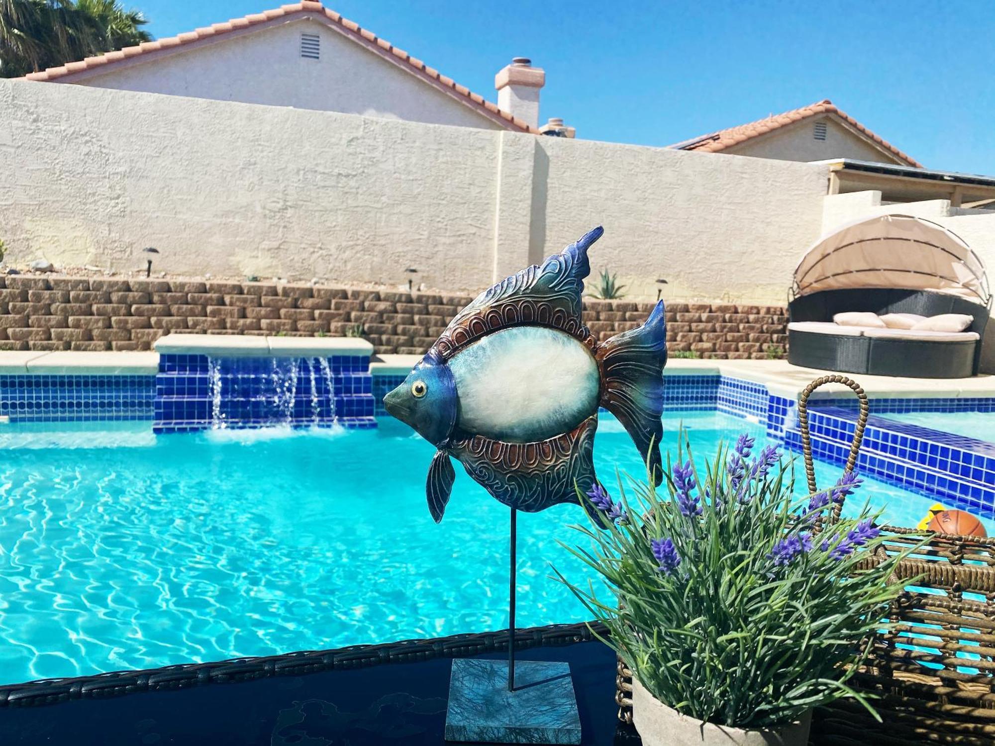 Amazing Heated Pool And Private Hot Tub 3br In Heart Of Lv Villa Las Vegas