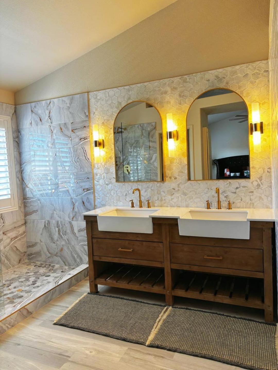 Fragrant Finnish Sauna & Cozy Pool With French 3br *