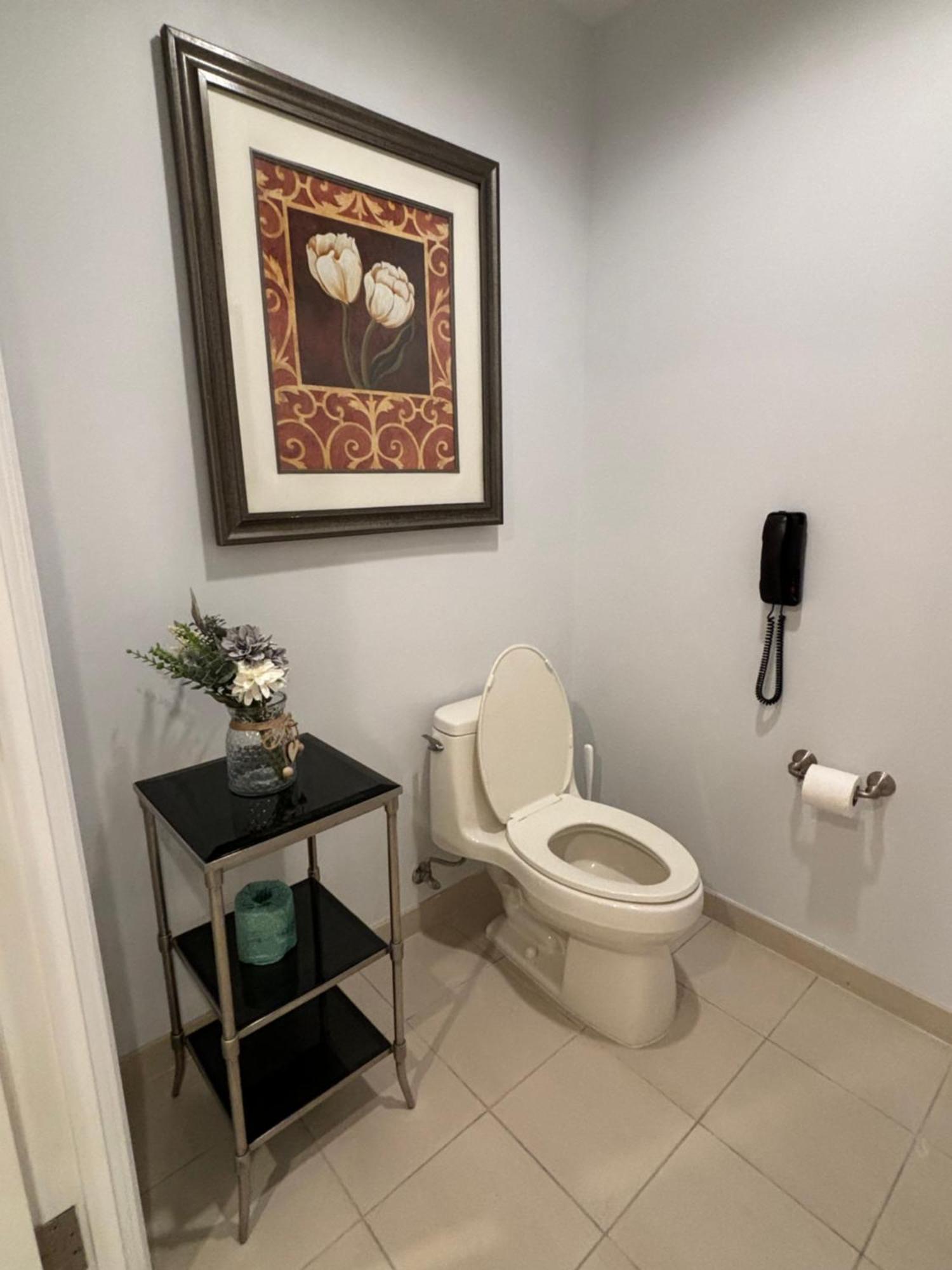 Panorama Vista Suite- 1br 2ba, Full Kitchen, Strip View, Balcony, Corner Unit