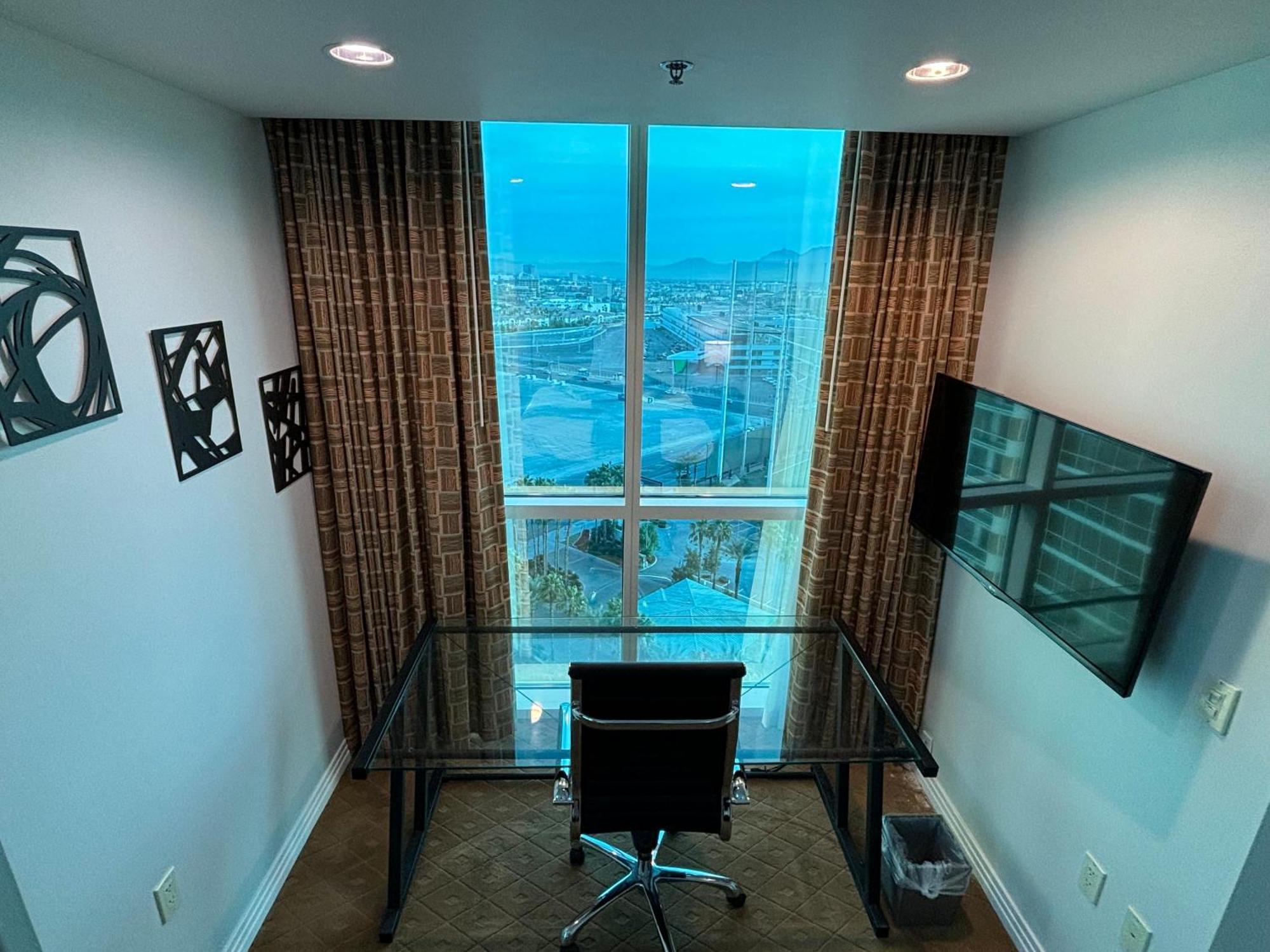 Apartahotel Panorama Vista Suite- 1br 2ba, Full Kitchen, Strip View, Balcony, Corner Unit