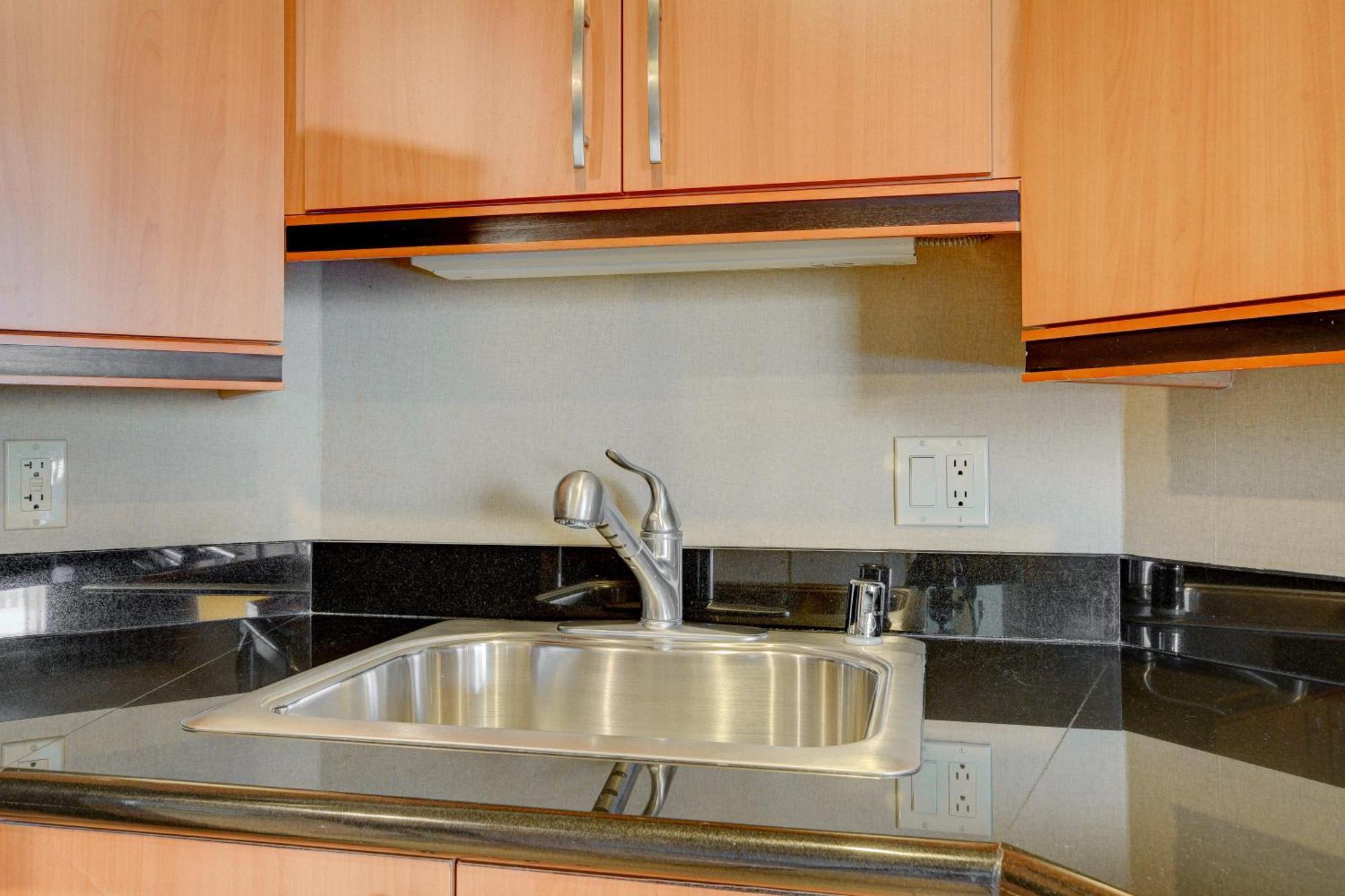 Luxury 1bd/1bth At Platinum *strip View Apartahotel Las Vegas