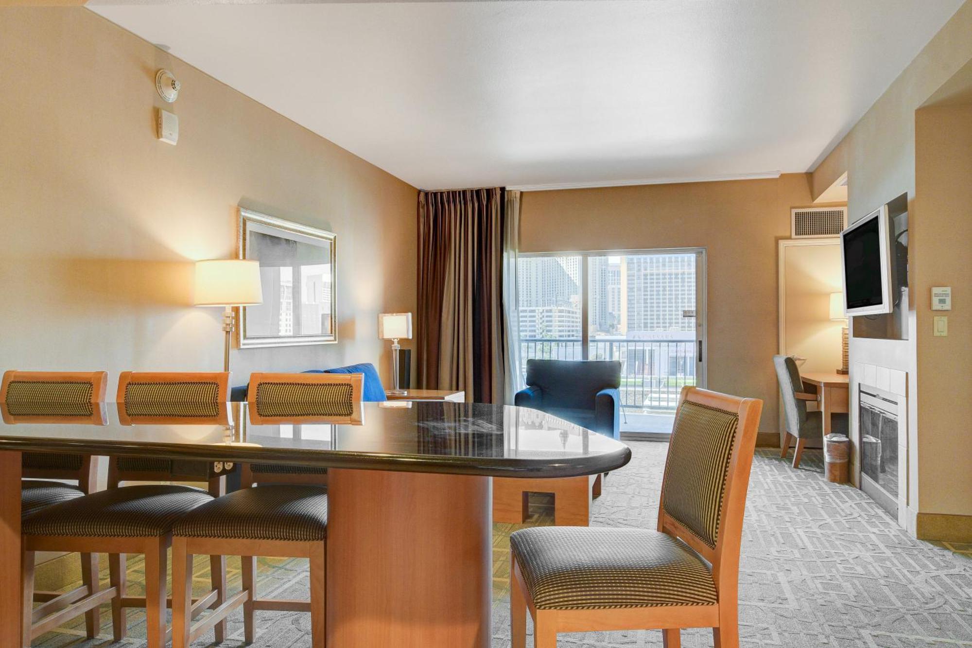 Luxury 1bd/1bth At Platinum *strip View Apartahotel