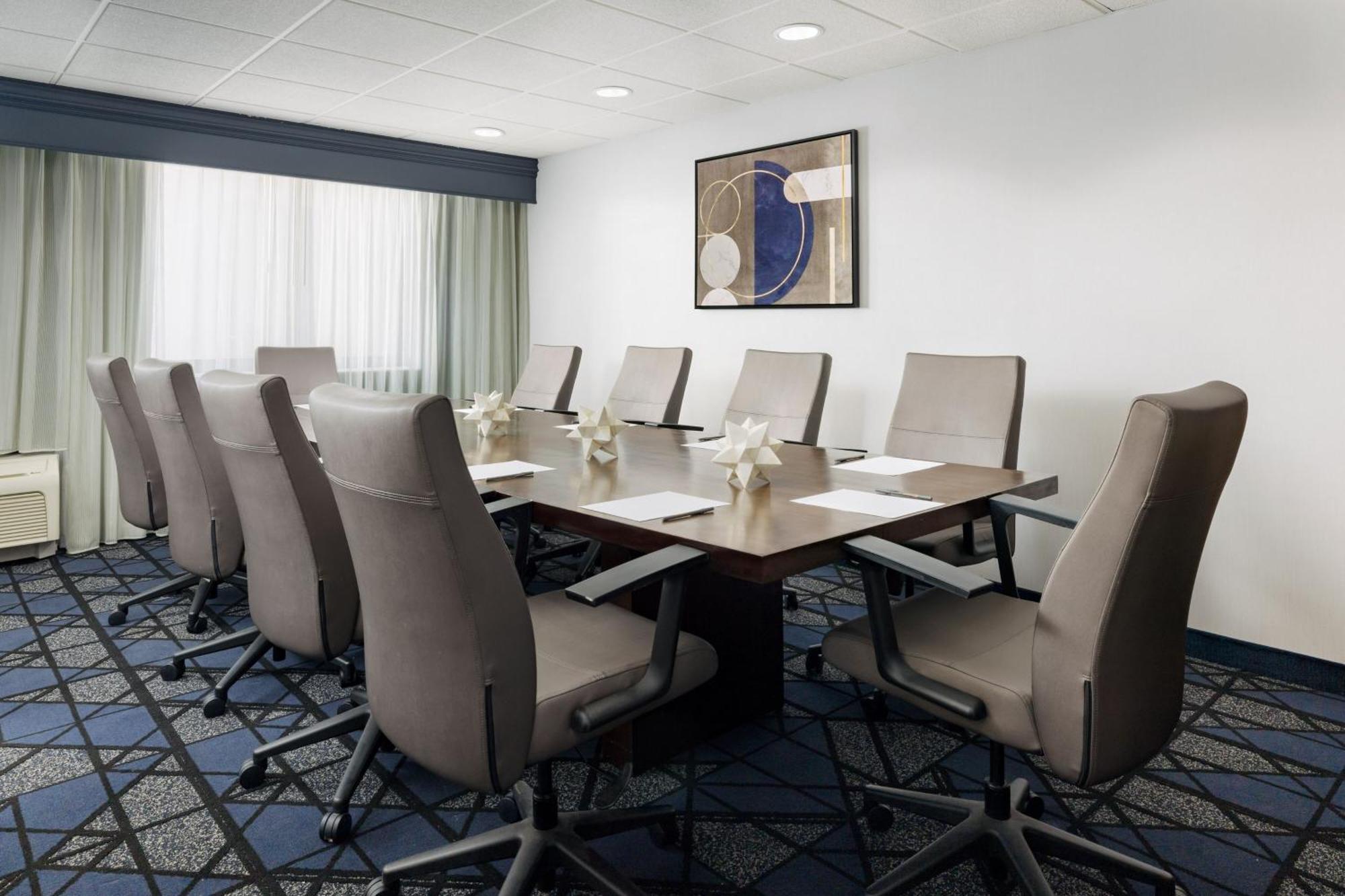 Hotel Courtyard By Marriott Vegas Stadium Area 3*