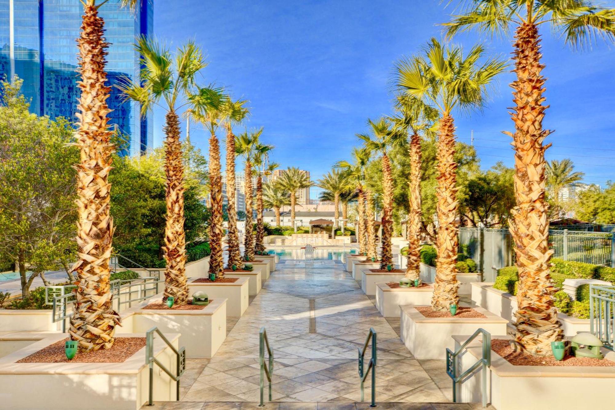 Strip View - No Fee ! Apartamento *