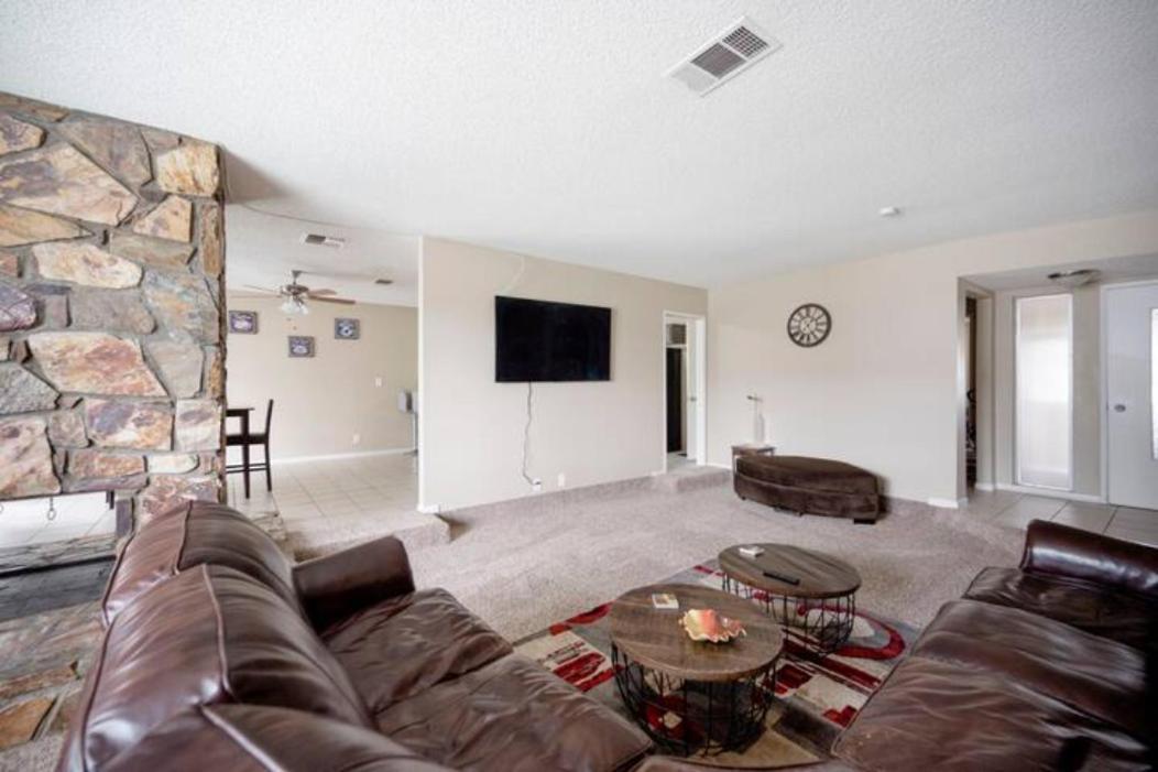 Сasa de vacaciones Pool 4 Bedroom 2 Bath Close To Strip