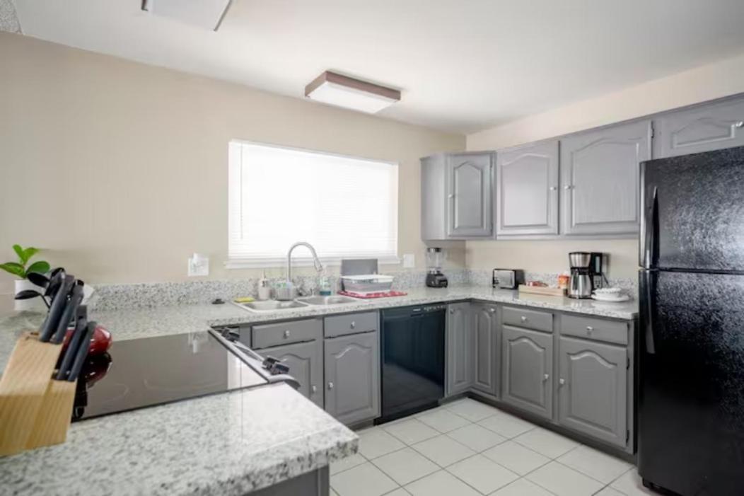 Сasa de vacaciones Pool 4 Bedroom 2 Bath Close To Strip *